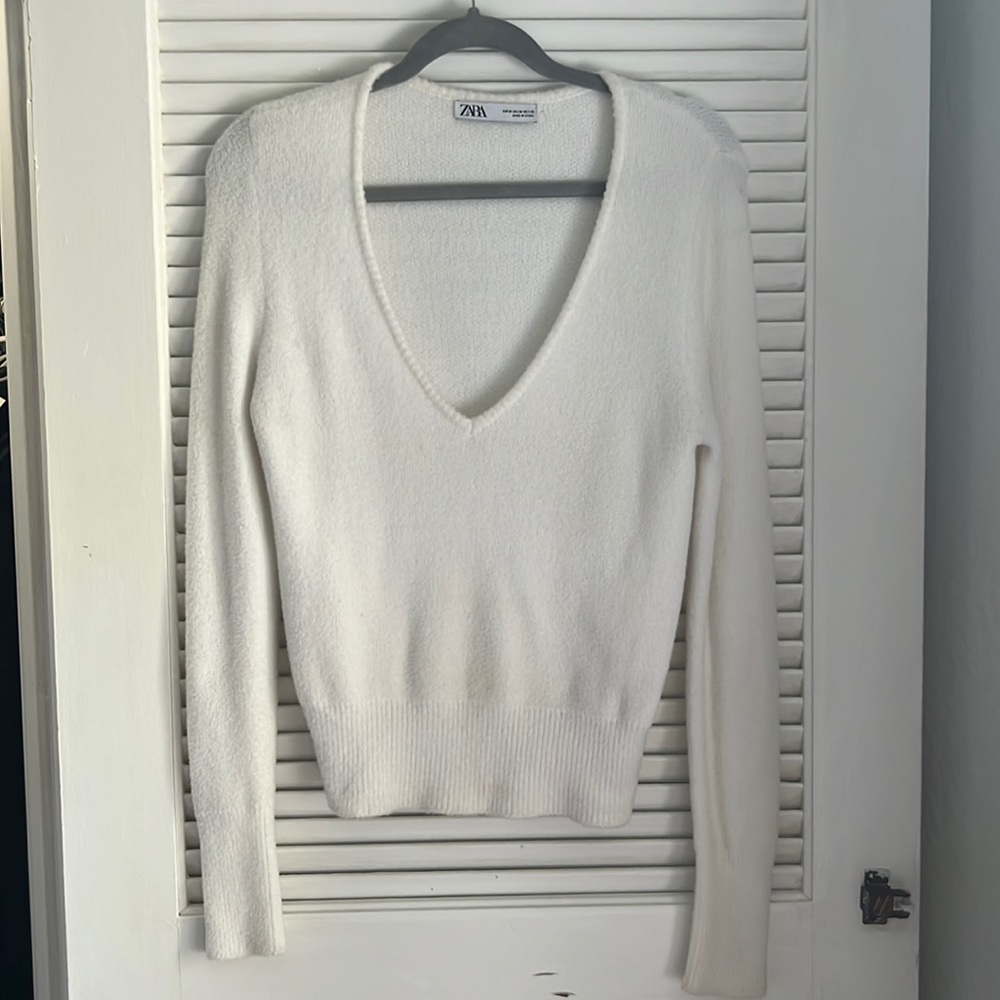 Zara white v neck sweater